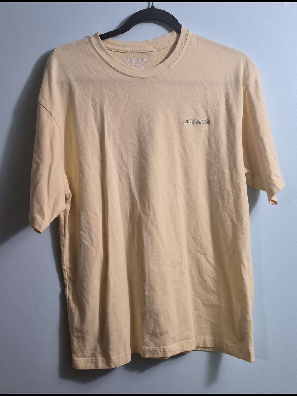 Columbia Men's Short Sleeve Crew Tee in Pale Yellow